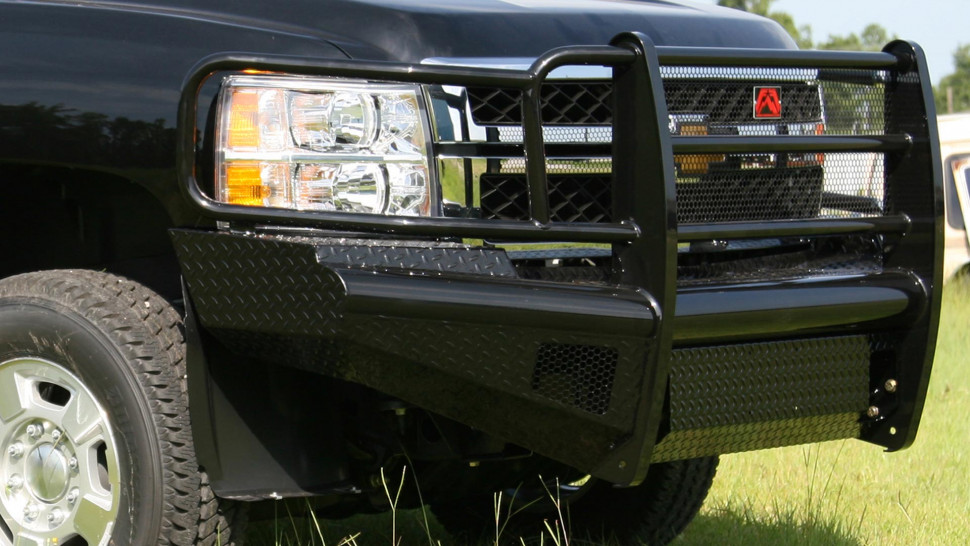 Передний бампер с защитной дугой Black Steel Chevrolet Silverado 2500/3500 20-22 Fab Fours CH20-S4960-1