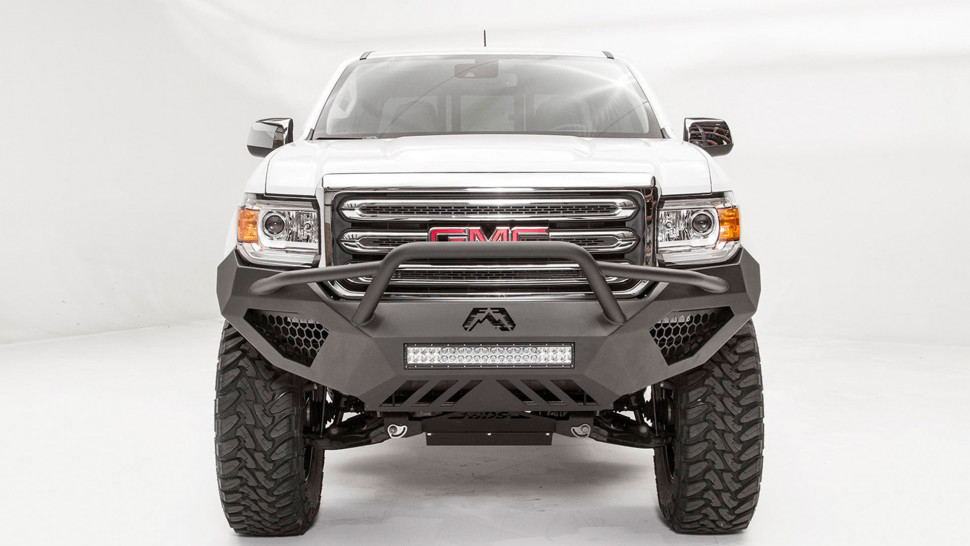 Передний бампер с центаральной дугой Vengeance GMC Canyon 15-22 Fab Fours GC15-D3452-1