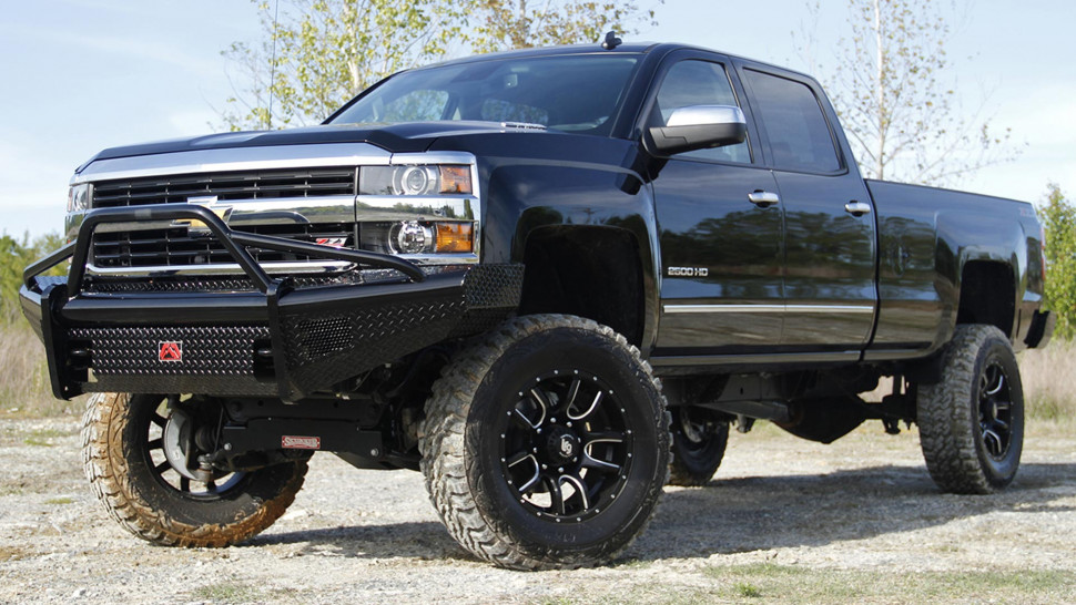 Передний бампер с центральной дугой Black Steel Chevrolet Silverado 2500/3500 15-19 Fab Fours CH14-S3062-1