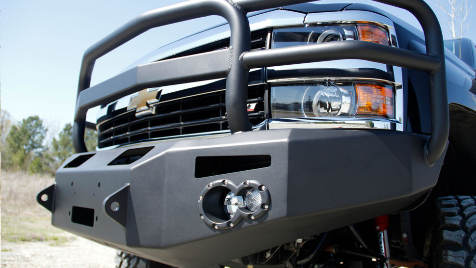 Передний бампер Premium с дугами Chevrolet Silverado 2500/3500 15-19 Fab Fours CH14-A3050-1