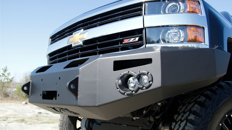 Передний бампер Premium Chevrolet Silverado 2500/3500 15-19 Fab Fours CH14-A3051-1
