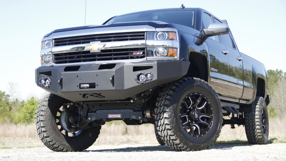 Передний бампер Premium с центаральной дугой Chevrolet Silverado 2500/3500 03-07 Fab Fours CH05-A1352-1