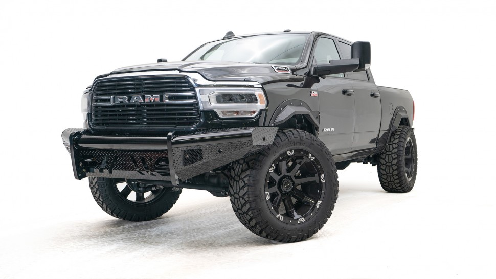 Передний бампер Black Steel Dodge Ram 2500/3500/4500/5500 19-22 Fab Fours DR19-S4461-1