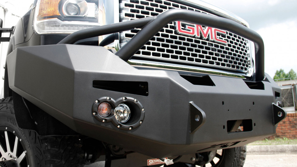 Передний бампер Premium с центаральной дугой GMC Sierra 2500/3500 15-19 Fab Fours GM14-A3152-1
