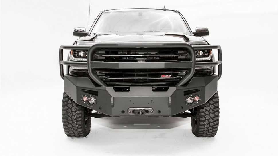 Передний бампер Premium с дугами Chevrolet Silverado 1500 16-18 Fab Fours CS16-F3850-1