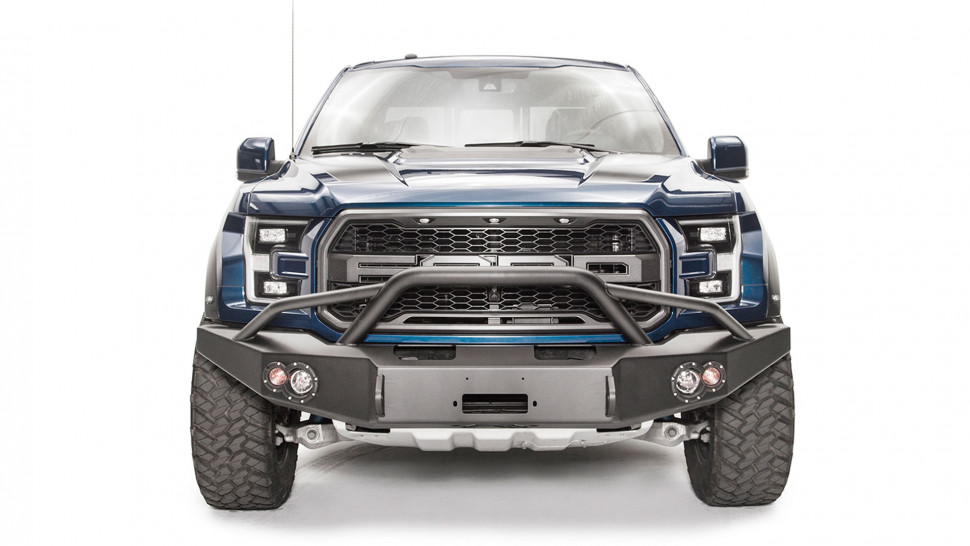Передний бампер Premium с центаральной дугой Ford F-150 Raptor 17-20 Fab Fours FF17-H4352-1
