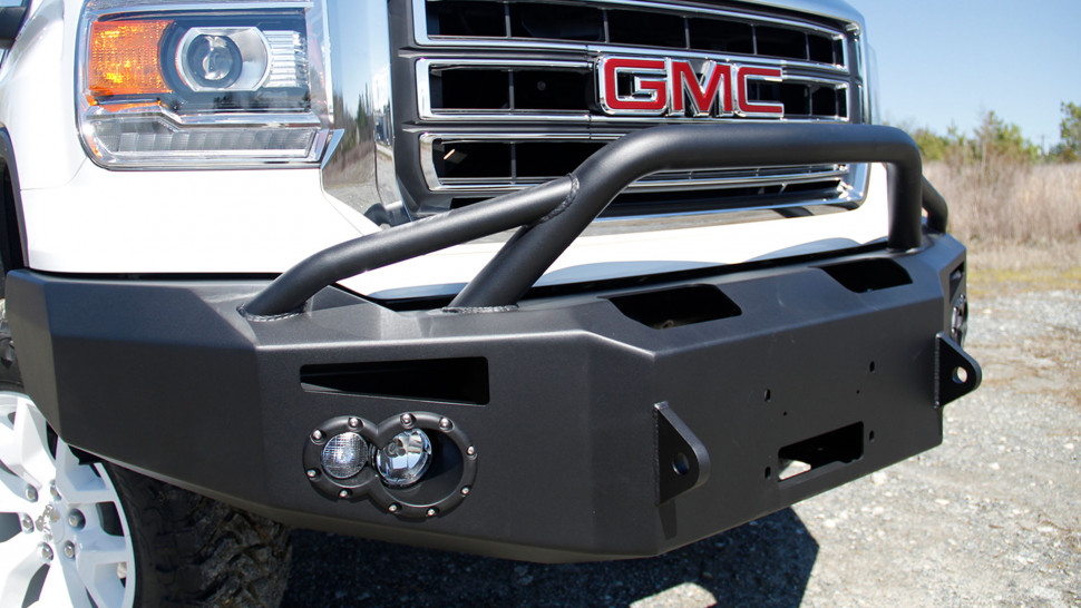 Передний бампер Premium с центаральной дугой GMC Sierra 1500 14-15 Fab Fours GS14-H3152-1