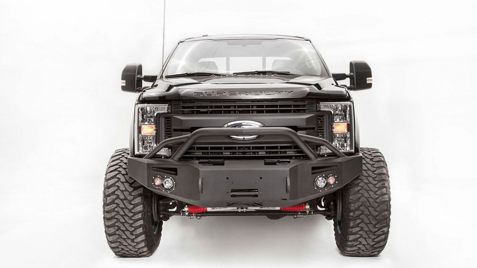 Передний бампер Premium с центаральной дугой Ford F-250/F-350 17-20 Fab Fours FS17-A4152-1