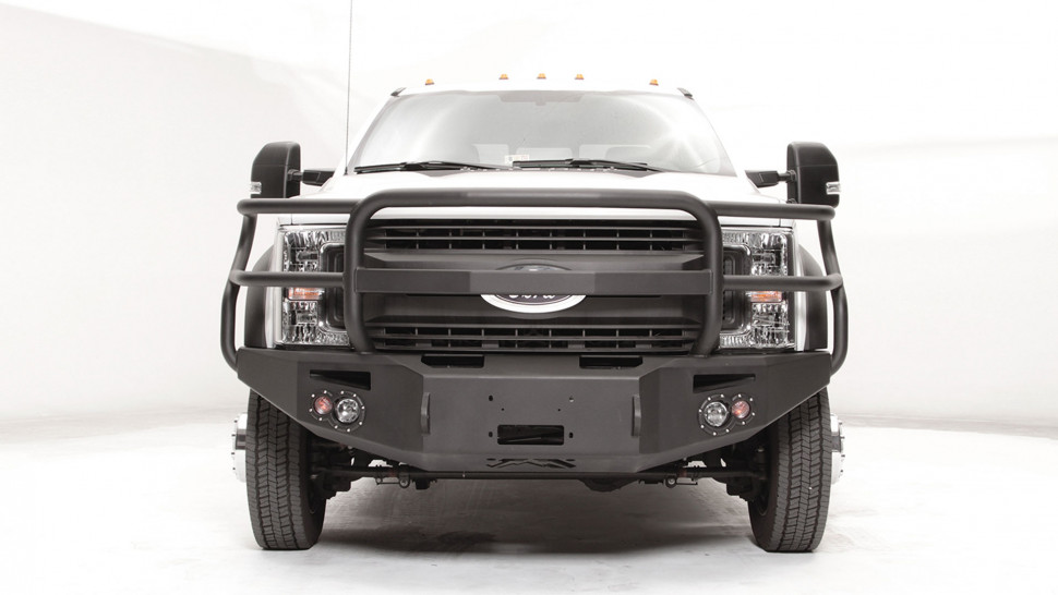Передний бампер Premium с дугами Ford F-450/F-550 17-20 Fab Fours FS17-A4250-1