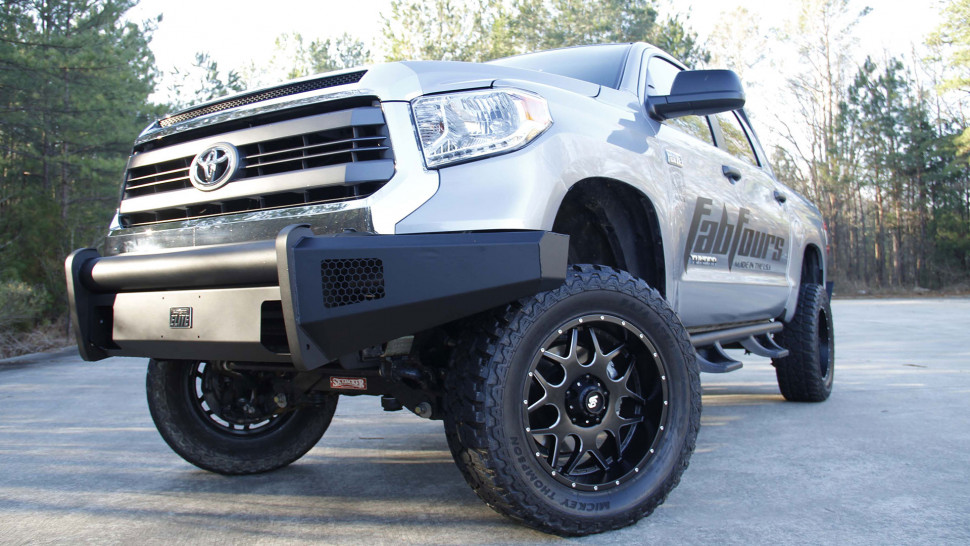 Передний бампер Black Steel Elite Toyota Tundra 07-13 Fab Fours TT07-R1861-1