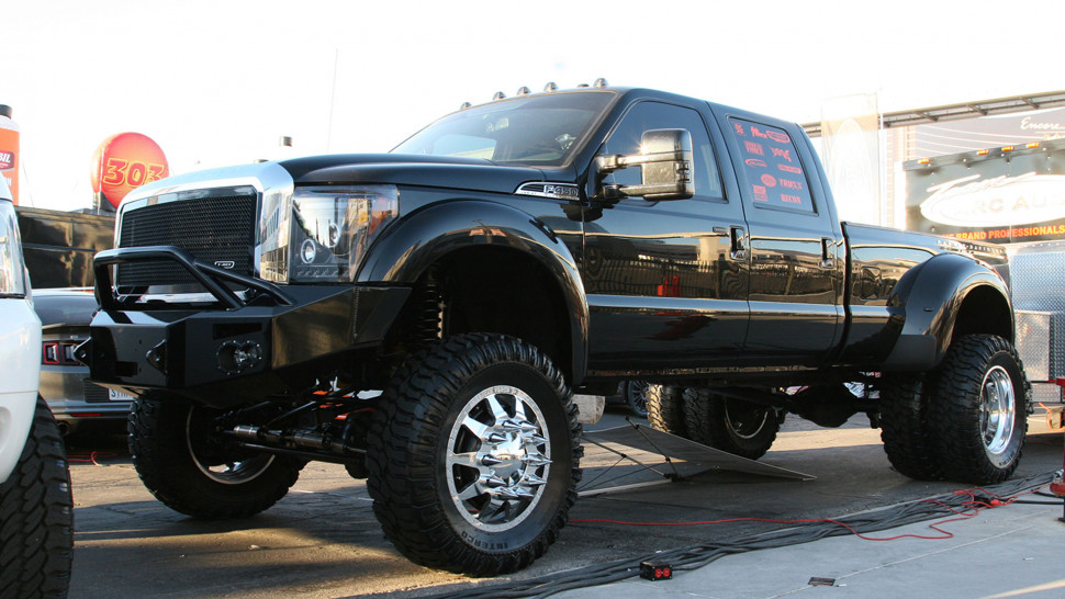 Передний бампер Premium с центаральной дугой Ford F-450/F-550 11-16 Fab Fours FS11-A2652-1