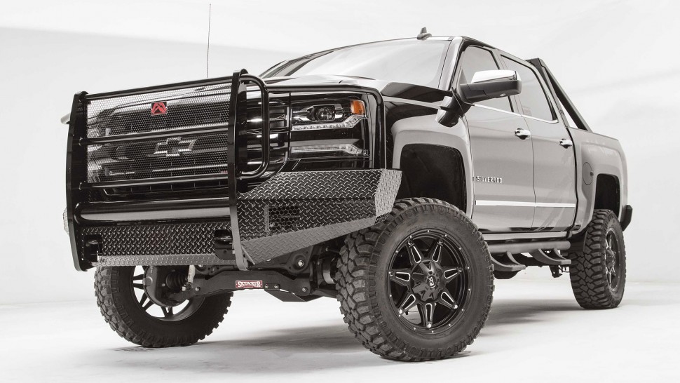 Передний бампер с защитной дугой Black Steel Chevrolet Silverado 1500 16-18 Fab Fours CS16-K3860-1